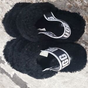 UGG Women Black Fuzzy Slippers